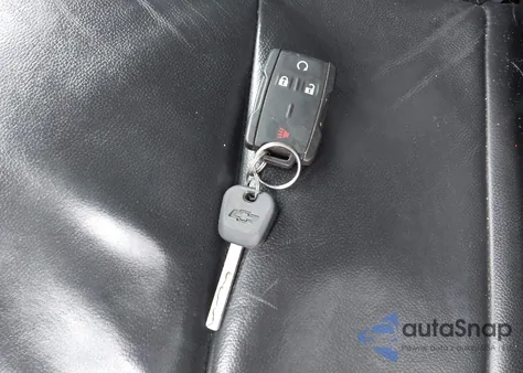 2017 Chevrolet Silverado 1500 2Lt из США, поврежденный, VIN 3GCUKREC4HG387615